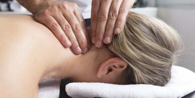 Nackenmassage bei zervikaler Osteochondrose